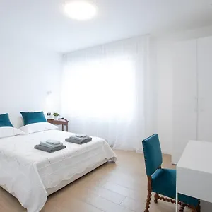  Bed & Breakfast Bb Elite Berchet Italia